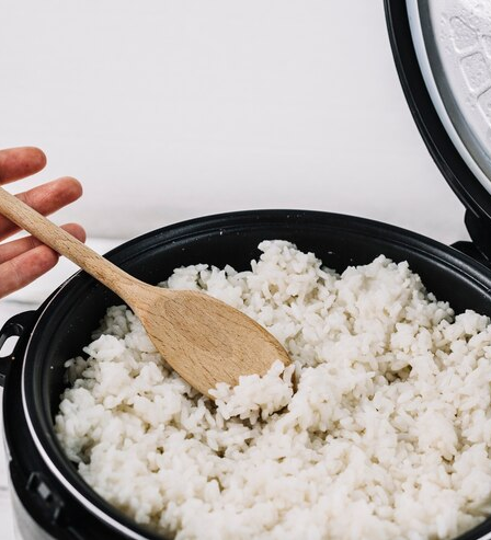 cara memasak nasi di rice cooker agar tak cepat basi